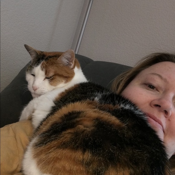 Meet your Posher, Laura - Picture 1 of 1